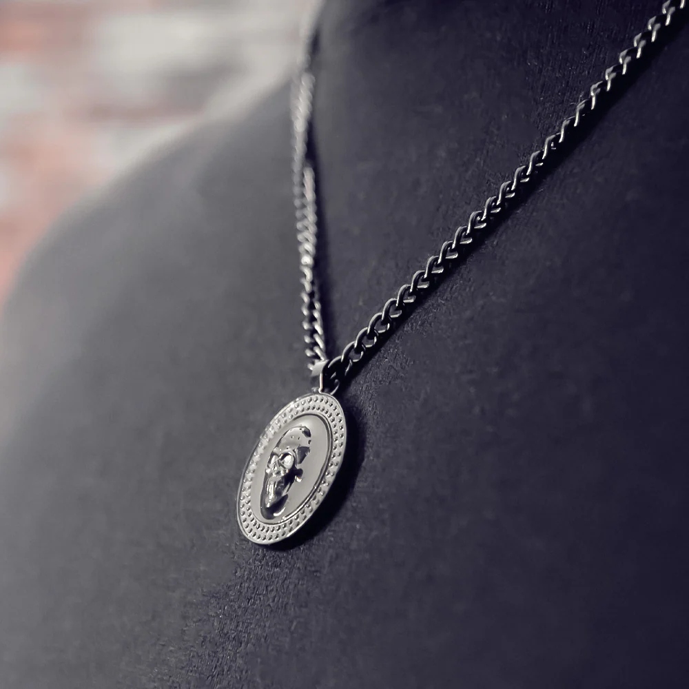 Vulcan Skull Chain - Black - Image 4